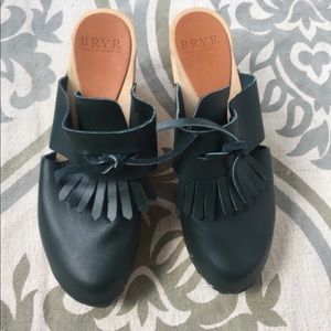 Bryr Camilla Green Clogs size 38